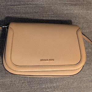 Michael Kors Tan, medium, Messenger Crossbody Bag with Flap.